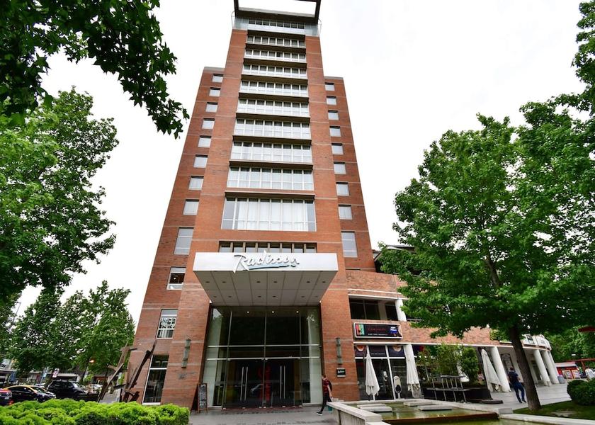 Santiago Santiago Exterior Detail