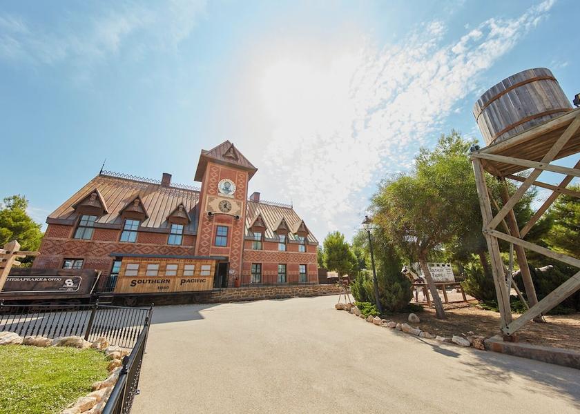 Catalonia Vila-Seca Property grounds