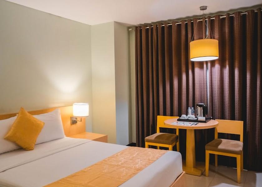  Manila Room