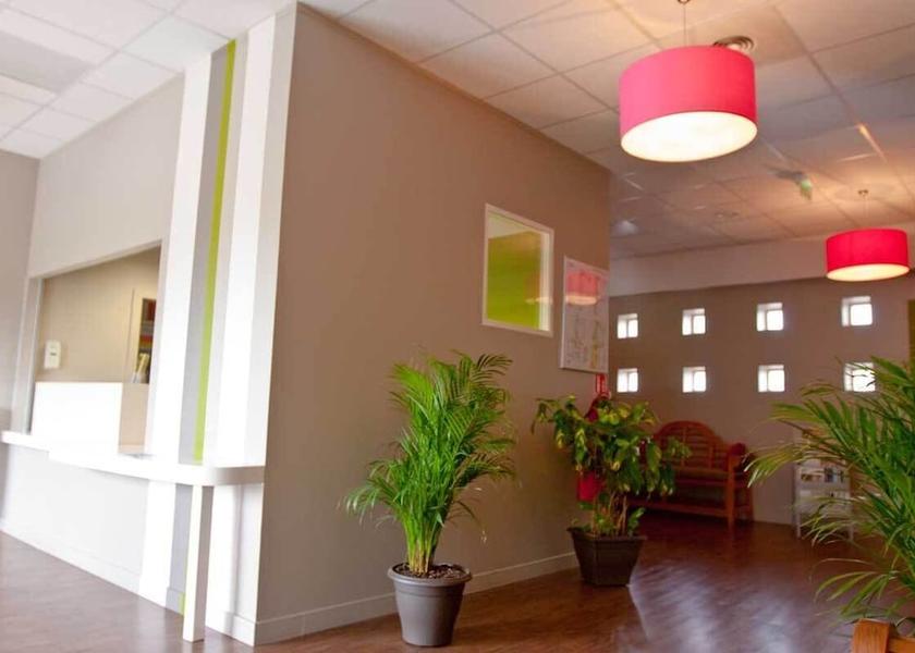 Provence - Alpes - Cote d'Azur Sainte-Tulle Reception