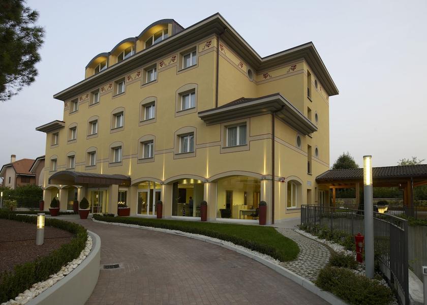 Lombardy Garbagnate Milanese Facade