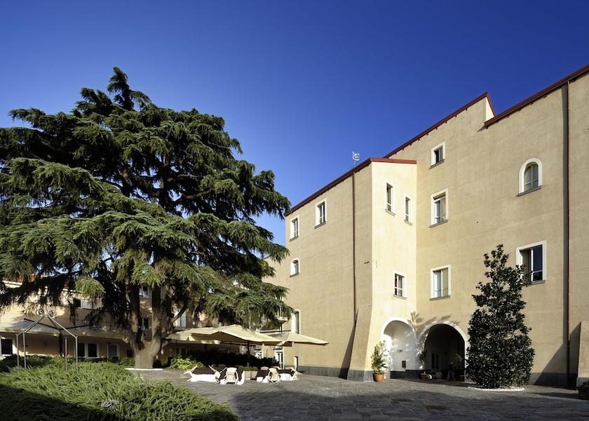 Campania Cercola Exterior Detail