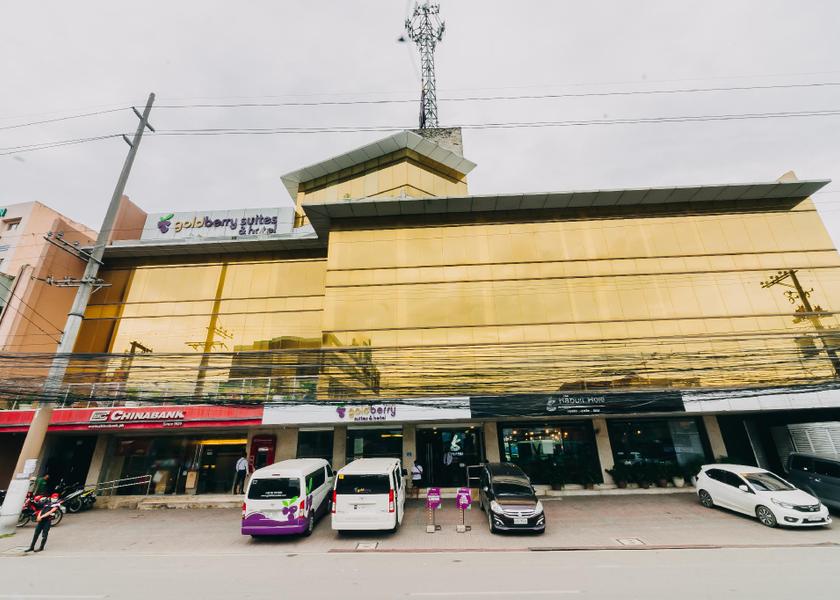 Central Visayas Lapu-Lapu Hotel Exterior