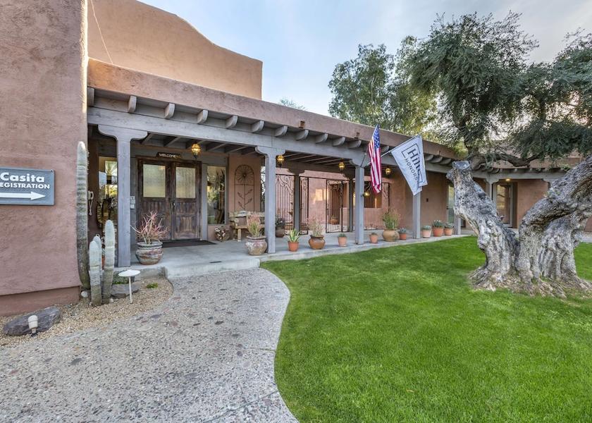 Arizona Cave Creek Lobby