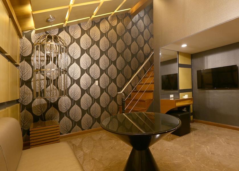  Manila Room