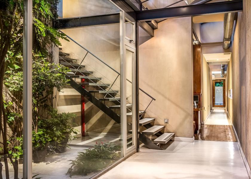  Buenos Aires Staircase