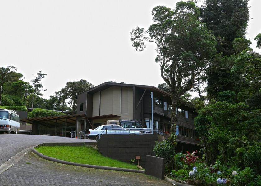 Puntarenas Monteverde Facade