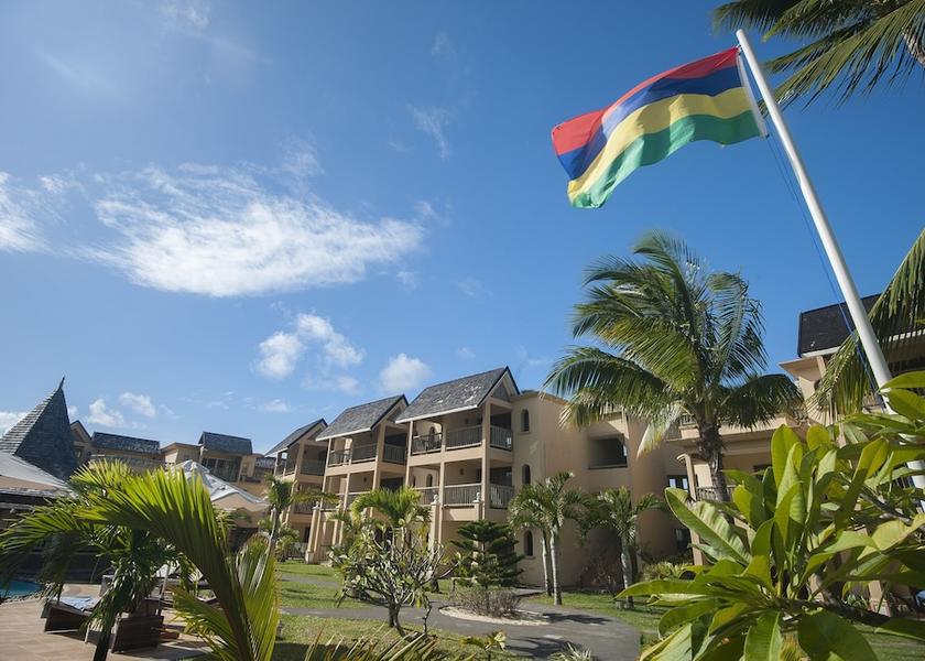 MU Poste Lafayette Facade