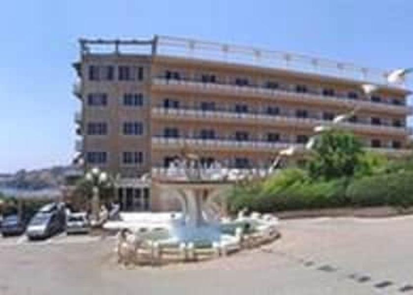  Annaba Exterior Detail