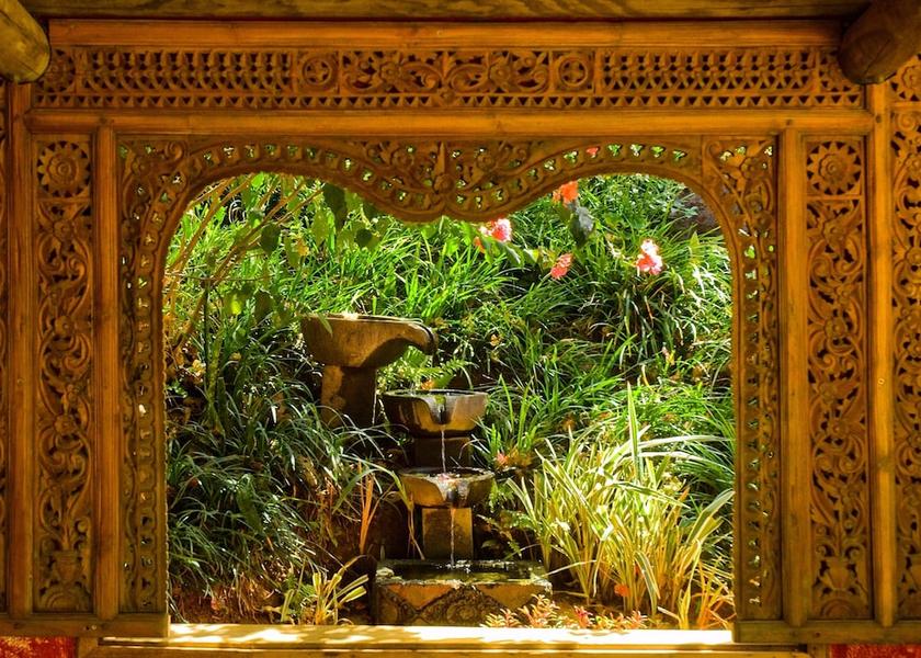 MU Chamarel Exterior Detail