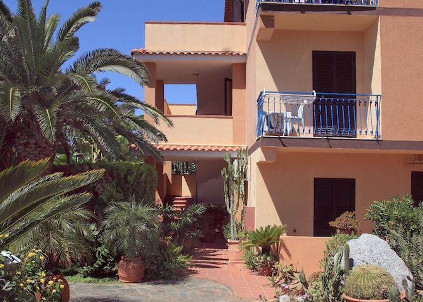 Calabria Ricadi Property Grounds