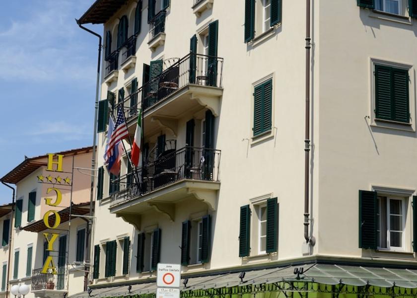 Tuscany Forte dei Marmi Facade