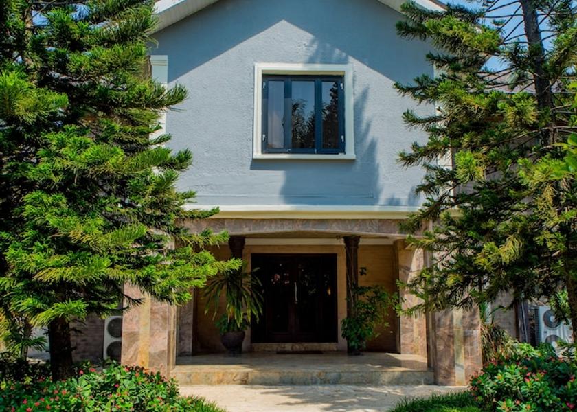  Lagos Exterior Detail