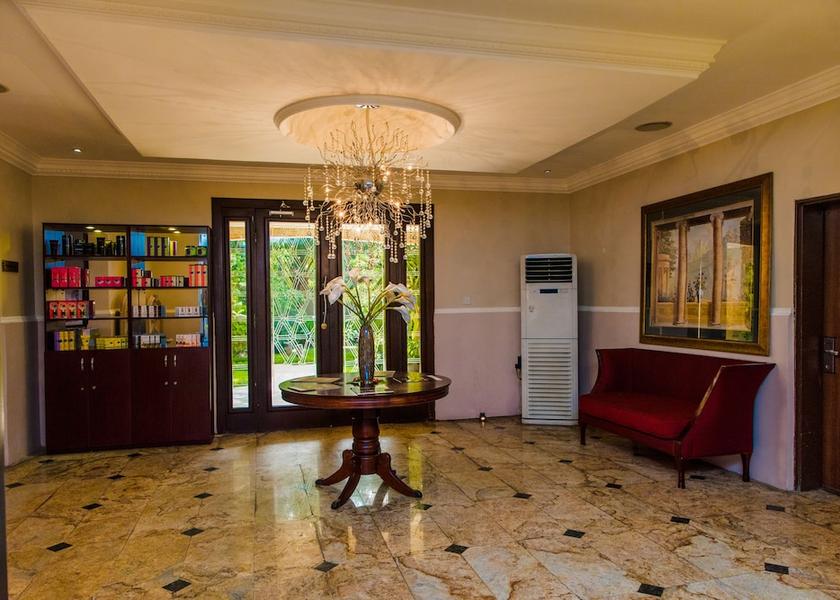  Lagos Interior Entrance