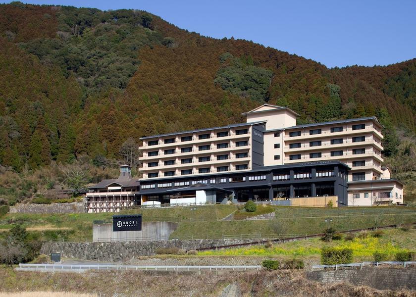Saga Saga Exterior