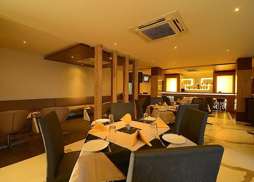 Madhya Pradesh Indore Food & Dining