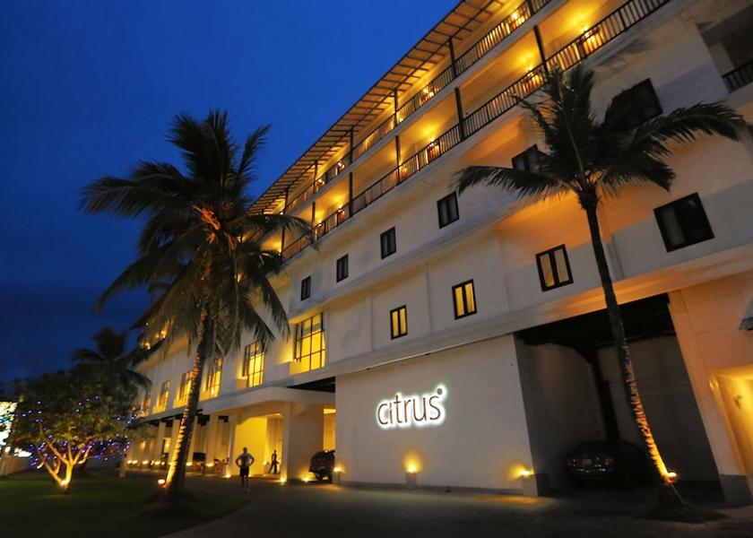 Southern Province Hikkaduwa Front of property - evening/night