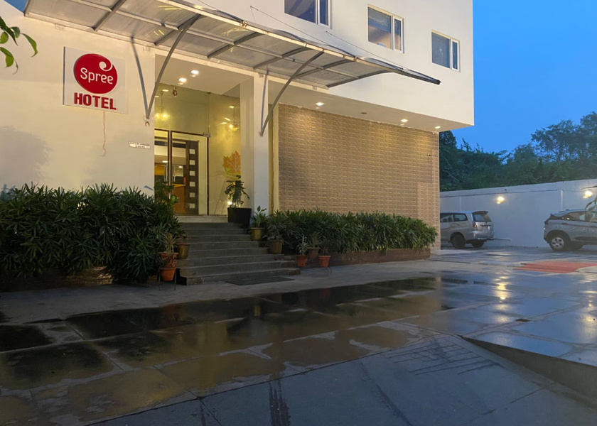 Uttar Pradesh Lucknow Hotel Exterior