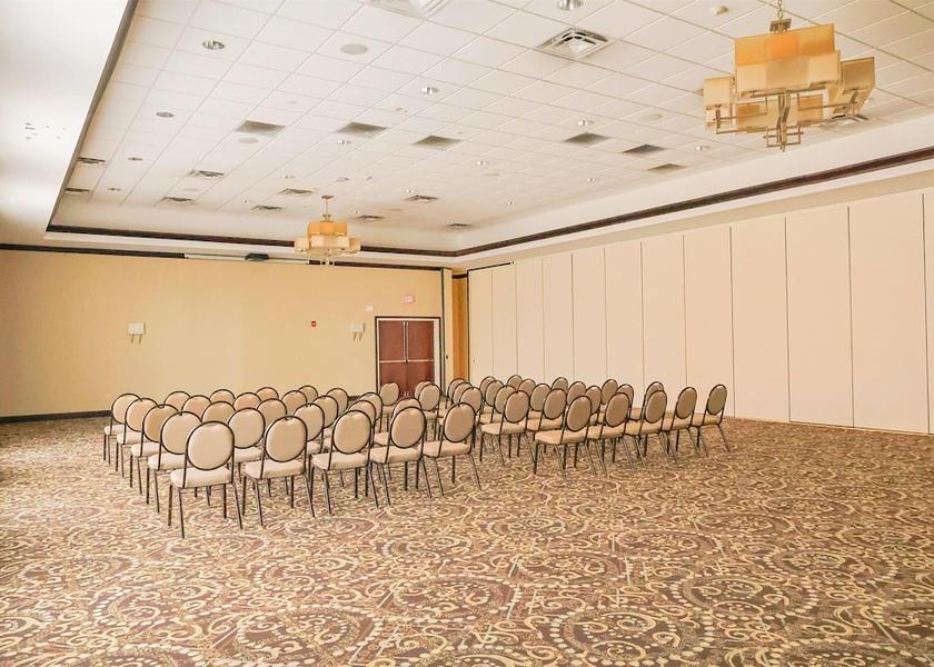 Illinois Gurnee Ballroom