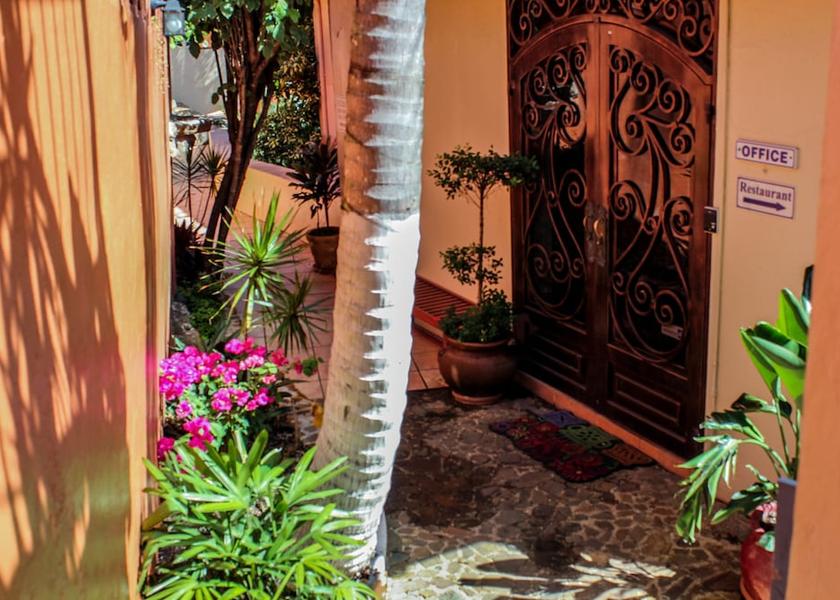  St. Thomas Exterior Detail