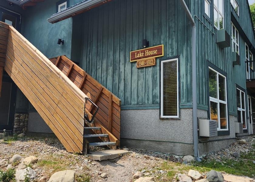 Alberta Waterton Park Exterior
