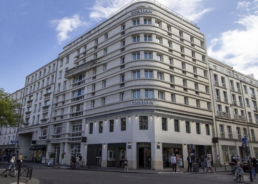 Ile-de-France Paris Exterior