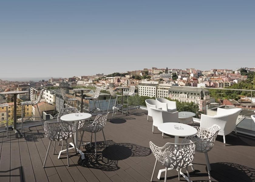 Lisbon Exterior