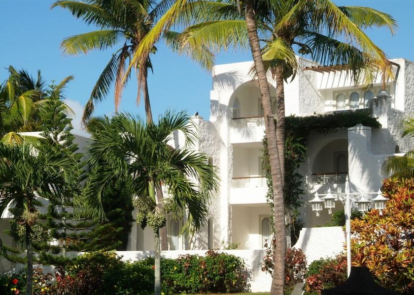  Trou aux Biches Exterior Detail