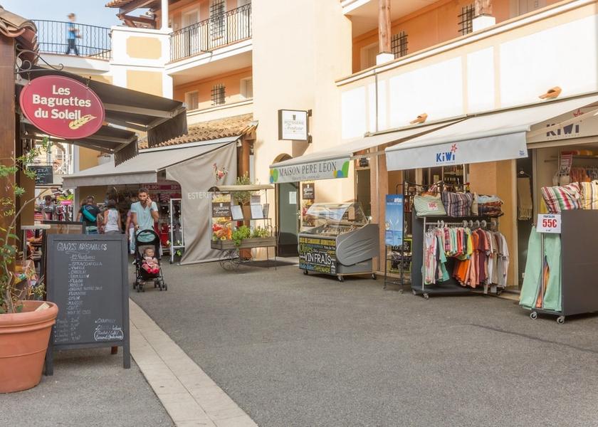 Provence - Alpes - Cote d'Azur Saint-Raphael Gift Shop