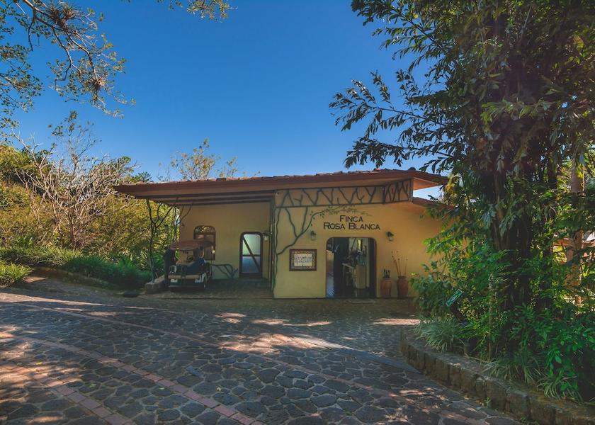 Alajuela Santa Barbara de Heredia Lobby