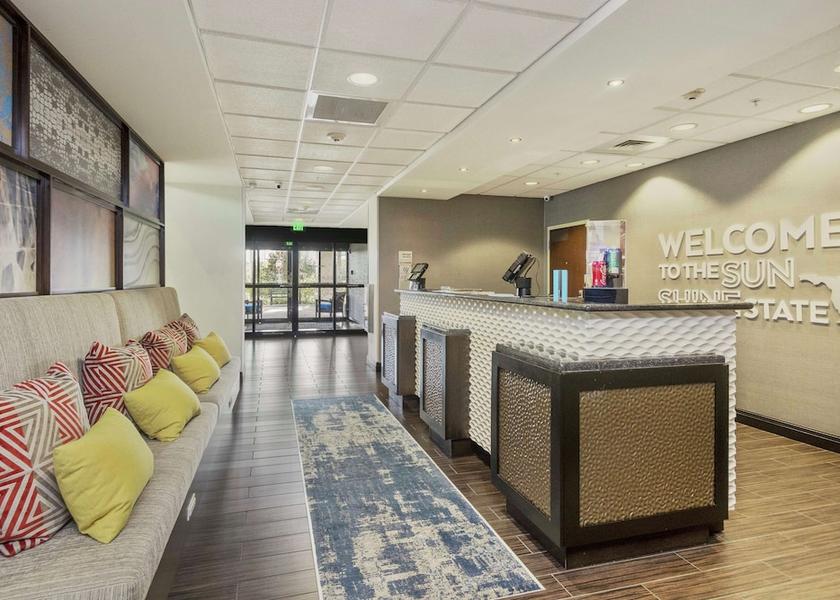 Florida Apopka Lobby