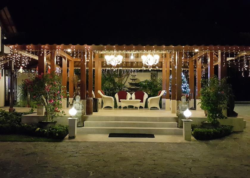  Senggigi Bar