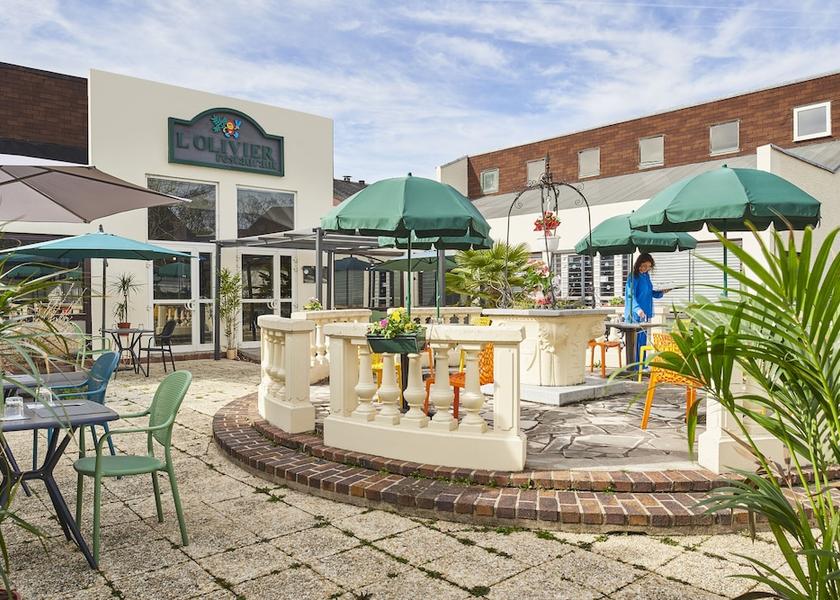 Île-de-France Saint-Ouen-l'Aumone Outdoor Dining