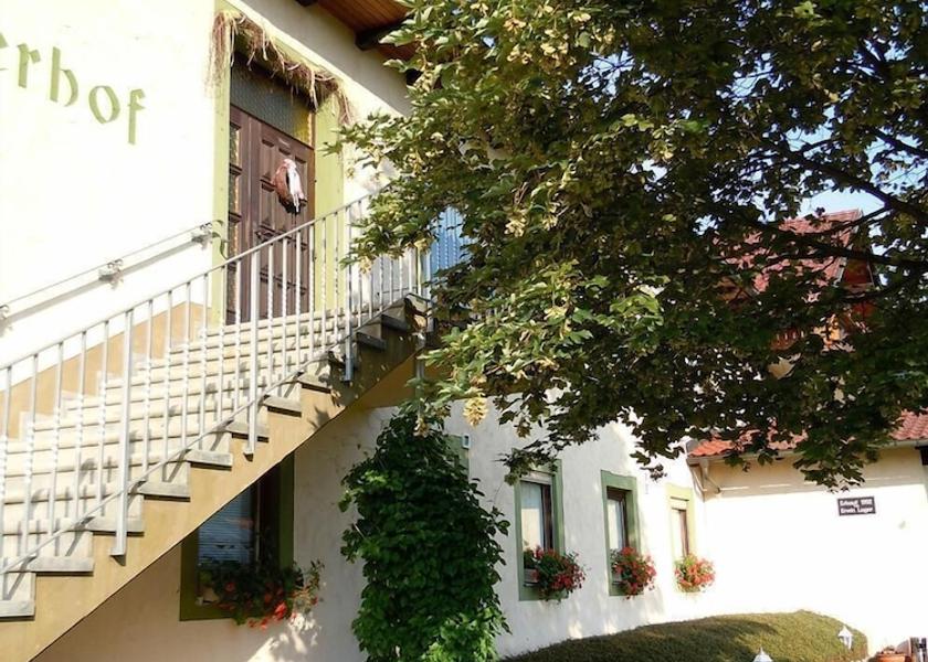 Bavaria Weiding Front of property