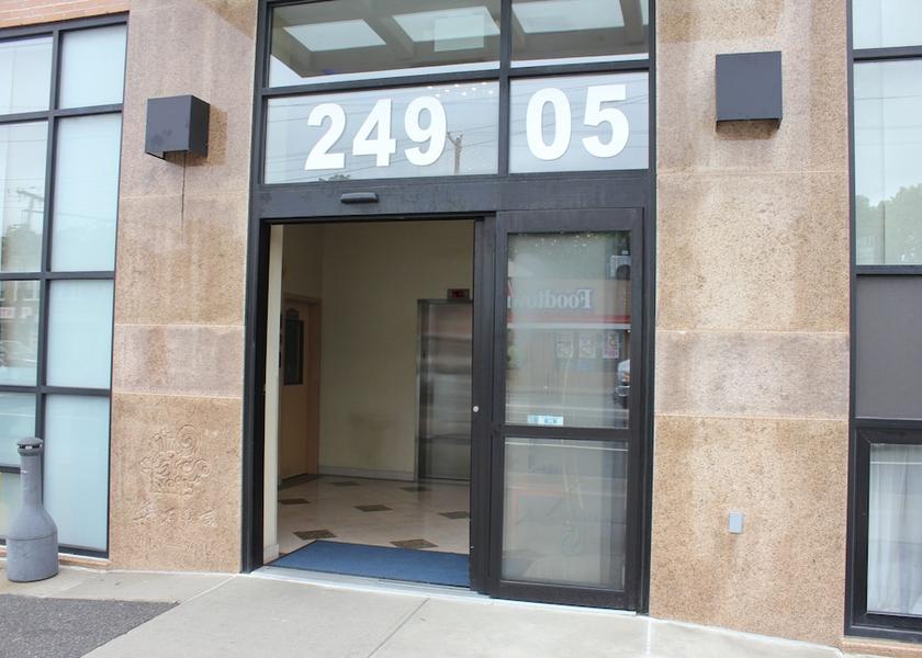 New York Bellerose Entrance