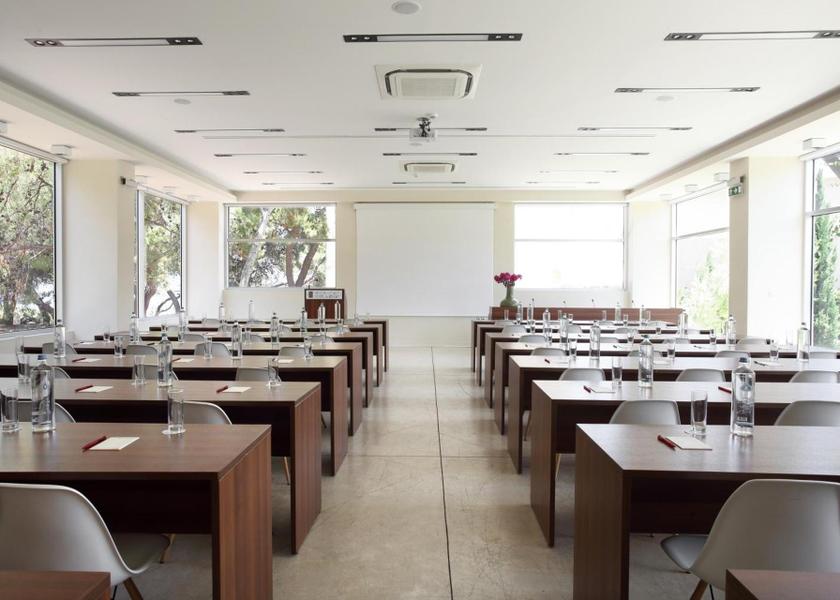 Peloponnese Region Xylokastro-Evrostina Business center
