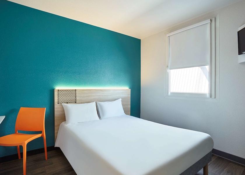 Auvergne-Rhone-Alpes L'Isle-d'Abeau Room