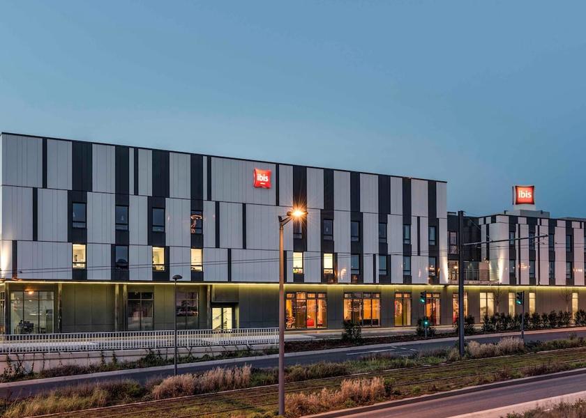 Ile-de-France Orly Front of property