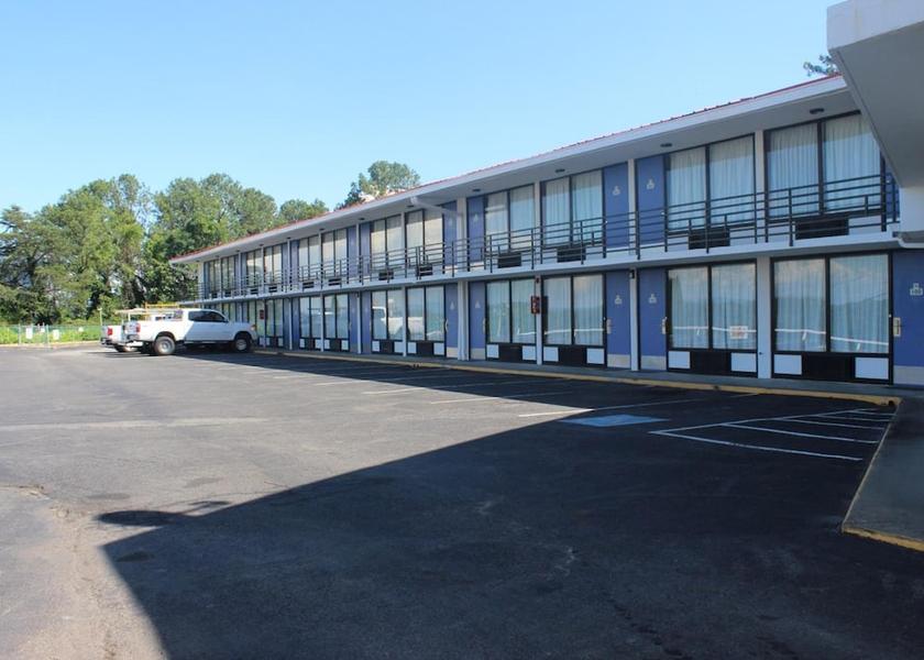 Tennessee Cleveland Exterior