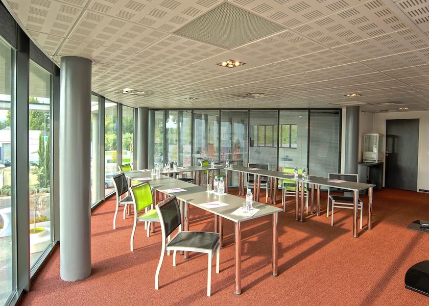 Provence-Alpes-Côte d'Azur Pertuis Meeting facility