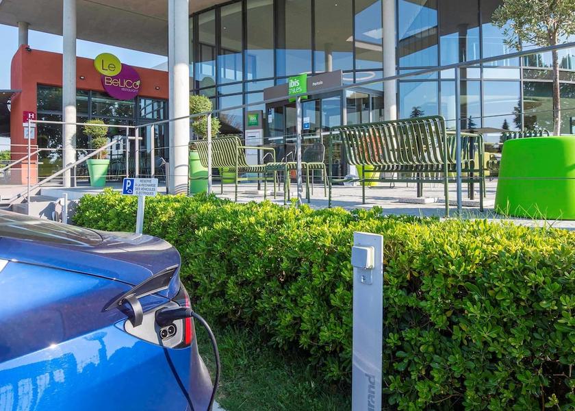 Provence - Alpes - Cote d'Azur Pertuis Amenity