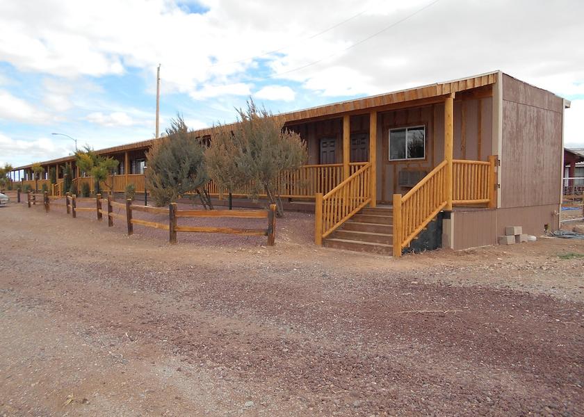 Arizona Williams Exterior