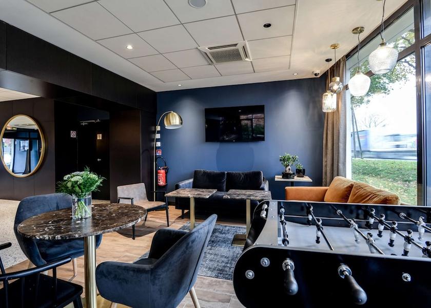 Brittany Rennes Lobby