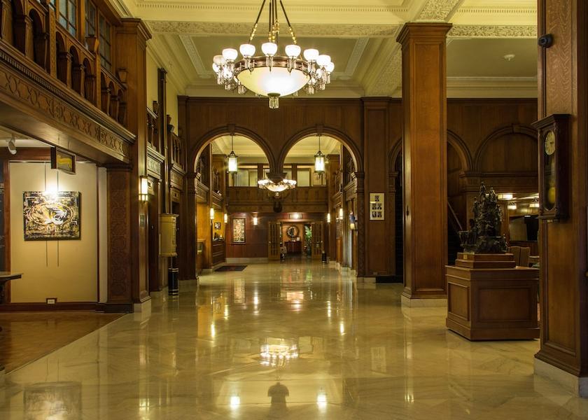 Missouri St. Louis Lobby