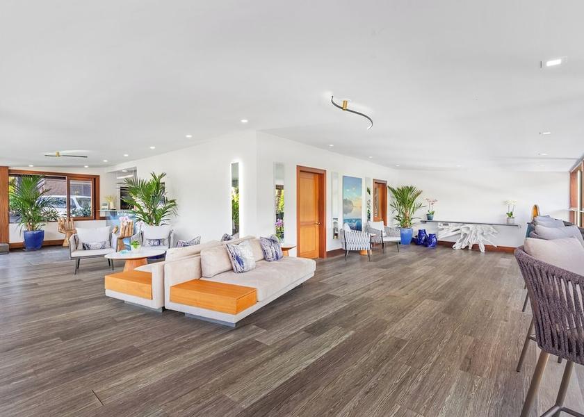 Hawaii Kaneohe Lobby