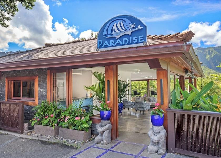 Hawaii Kaneohe Lobby