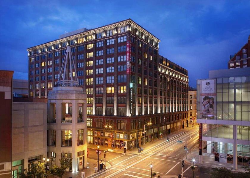 Missouri St. Louis Hotel Exterior