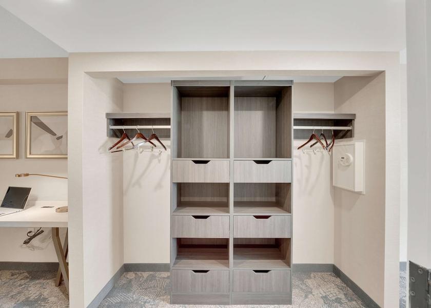 Ontario Brampton Room