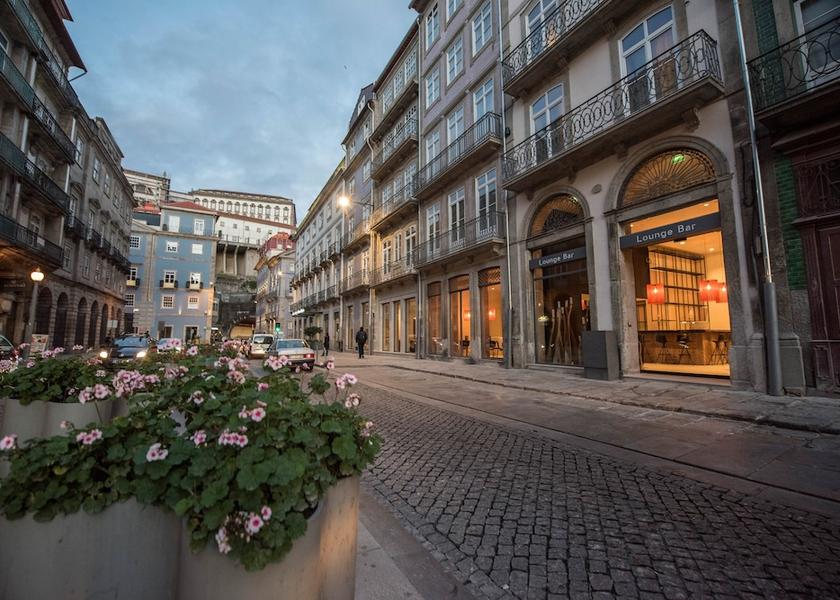 Porto Porto Front of property