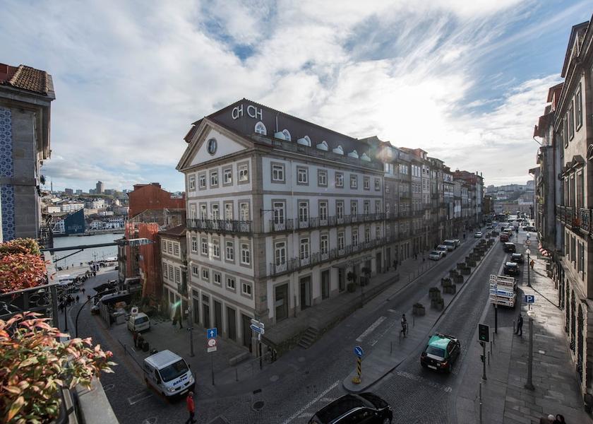 Porto Porto Front of property